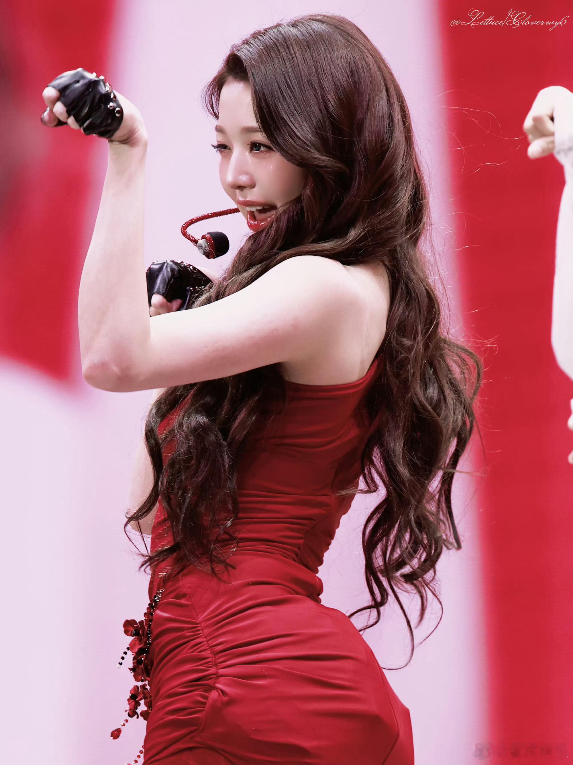 张元英 镜头新歌MV张元英单人镜头到底有几秒？粉丝统计不到10秒，官方却说第二，