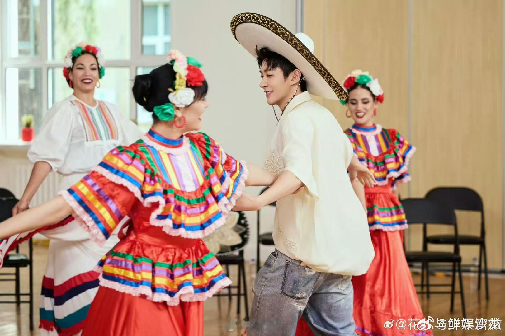 花少导演让网友自己选剧照 花少2026共创尾飞花儿与少年 超哥真的很懂！能根据每