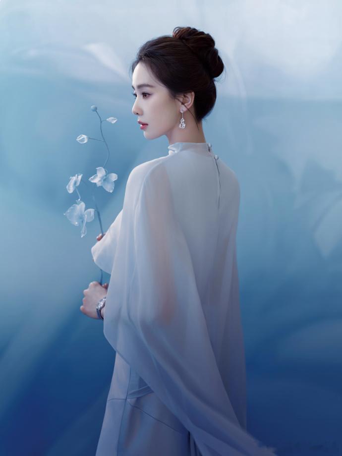 刘诗诗我的心动女主刘诗诗蓝调 刘诗诗我的心动女主，刘诗诗蓝调时刻有，谁懂碎冰蓝薄