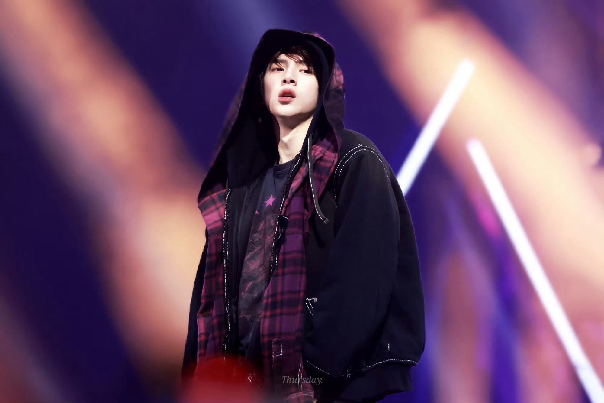 0000但是再怎么养，这具身体喜欢的还是男人。而且到了学校，女孩子都会心动。她则