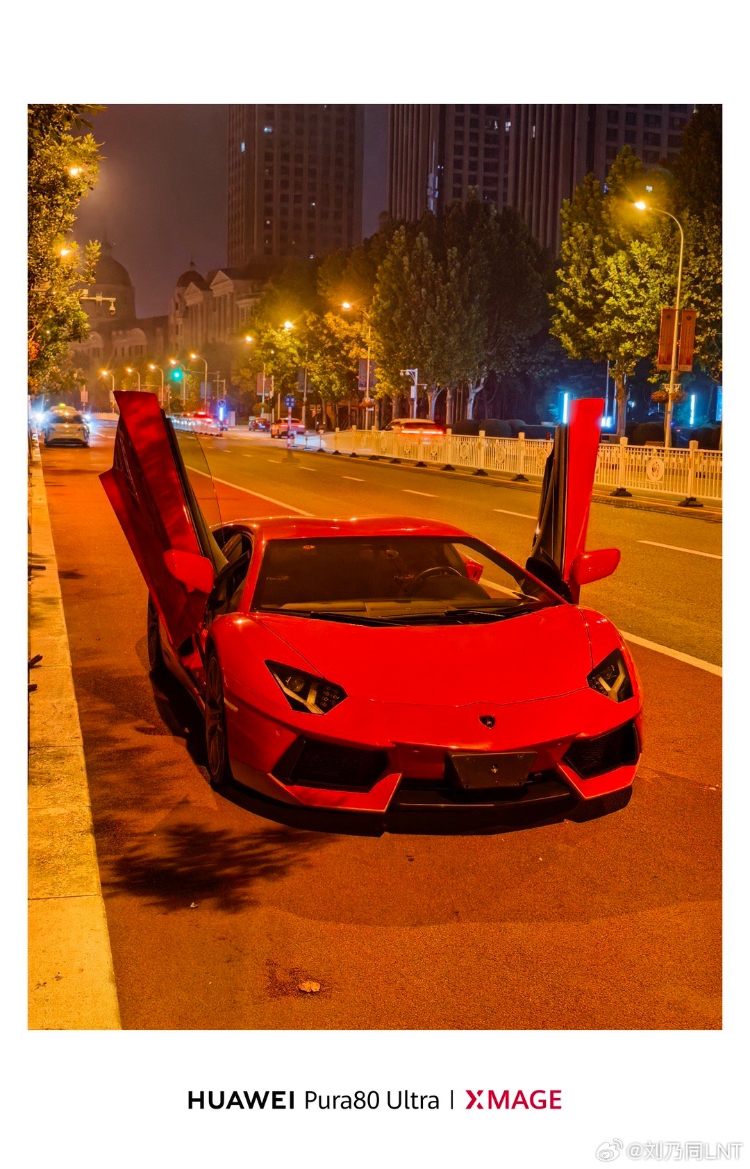 冷知识： 开大牛看不见红绿灯[允悲]， 每到路口等灯都得低头看看还剩多少秒兰博基