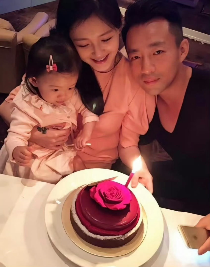 曝前夫在试图追查大S海外财产烦死了 她走得太快太早了 最惨的是两个孩子…… 本来