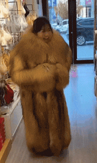 这件大衣别的不说，非常显兽！