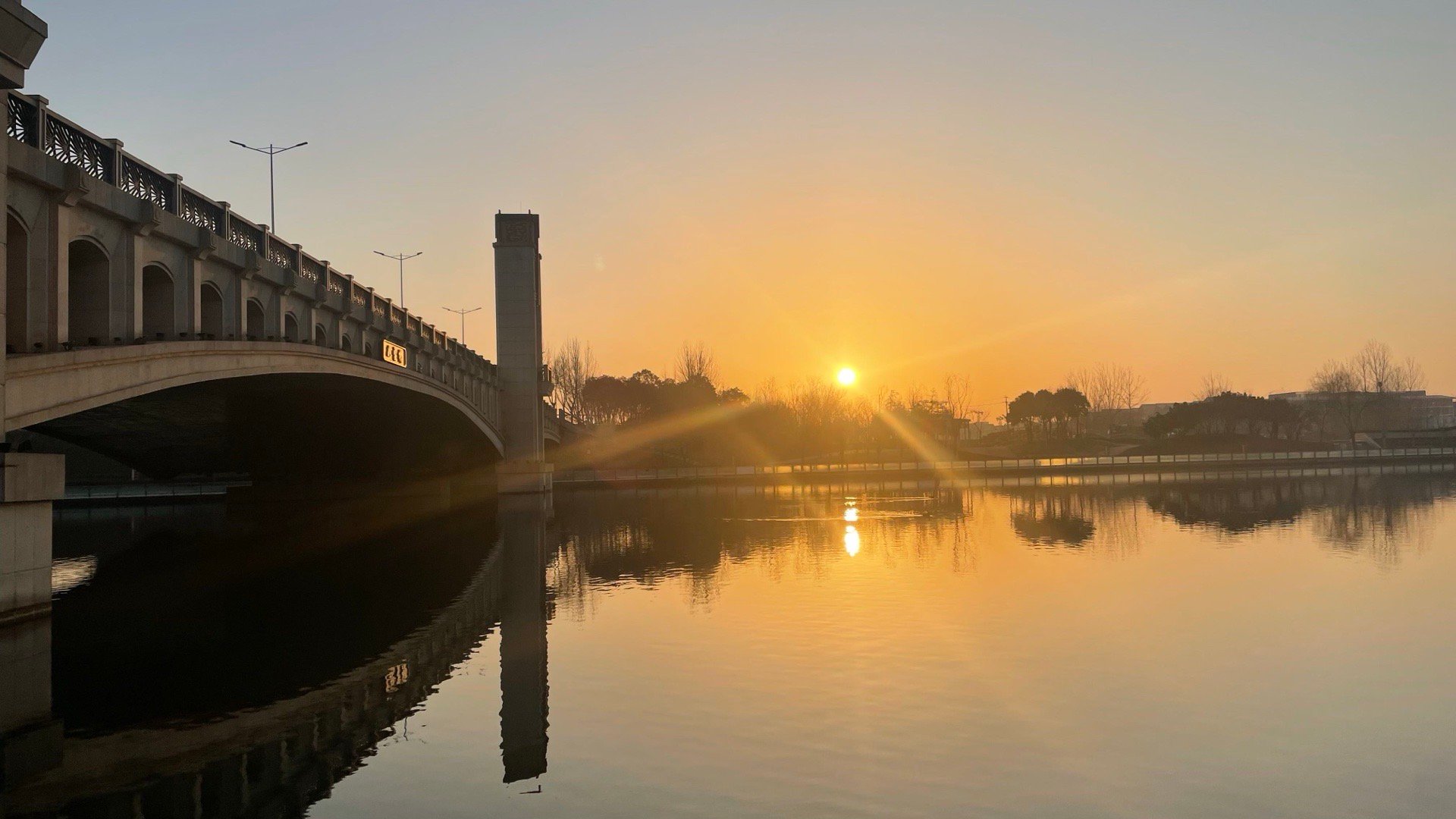 心情一定会和阳光一样明媚 