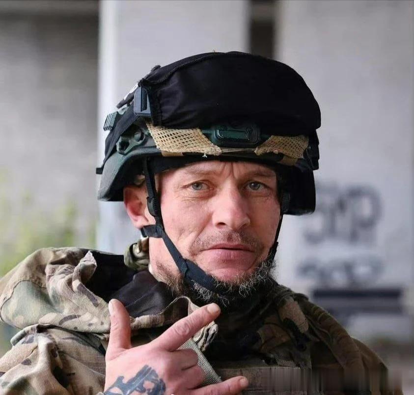 今天，乌克兰极右翼武装“艾达尔营”的创始人之一弗拉基米尔·伊先科被俄军击毙。 ​