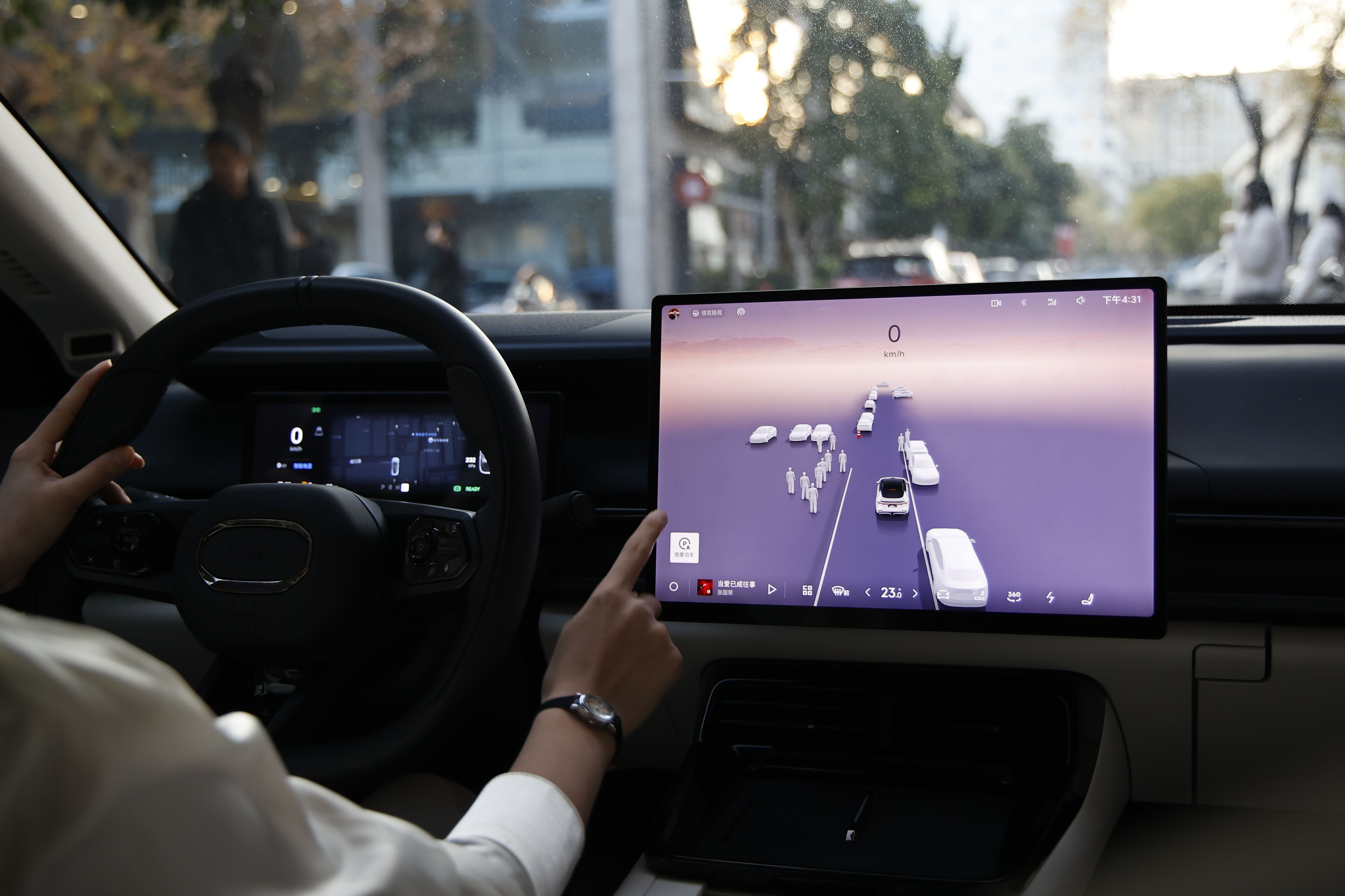 北方的风雪，南方的冻雨，都不该是回家的阻碍。领克EM-P家族历经零下40℃极寒实