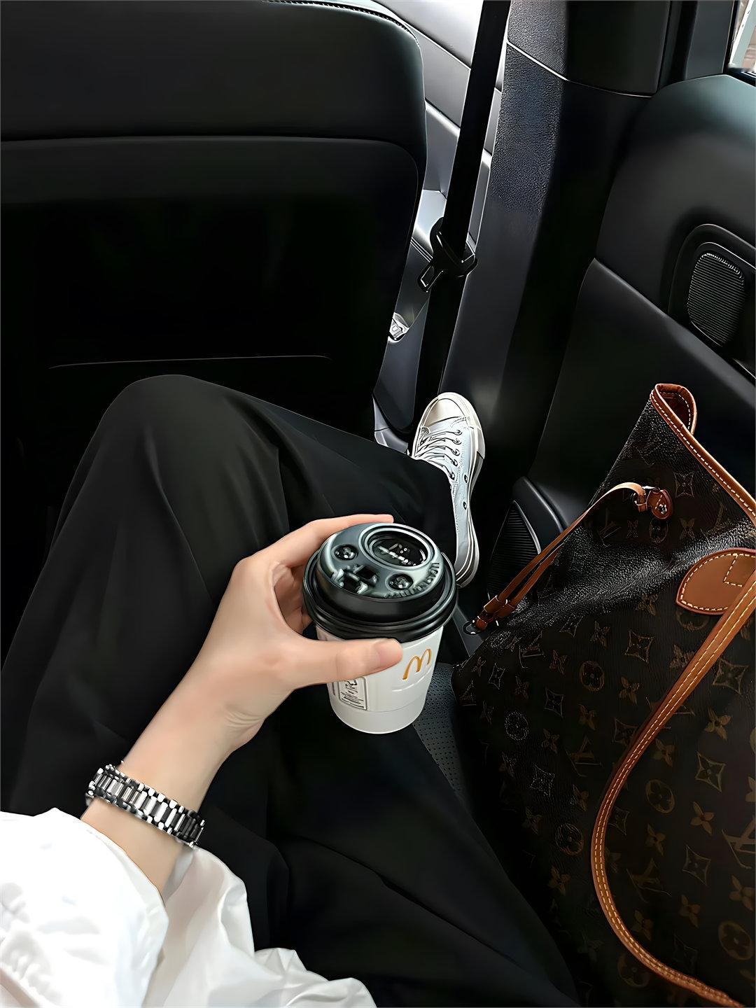 𝗟𝗼𝘃𝗲 𝗺𝘆𝘀𝗲𝗹𝗳很多事情到最后不是解决了，而是算了。不