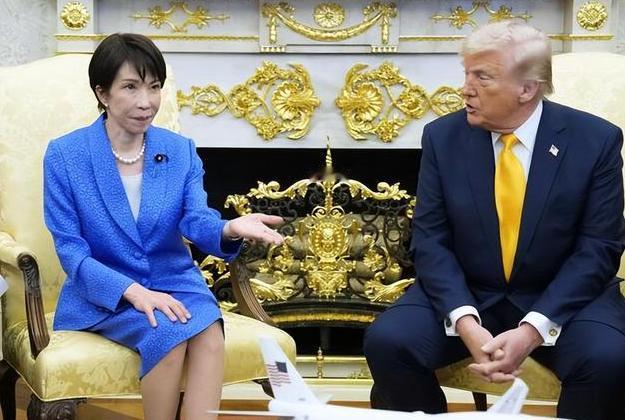 ·特朗普访华后日本彻底慌了，急着抱美国大腿，暴露自身底气不足。

最近特朗普访华