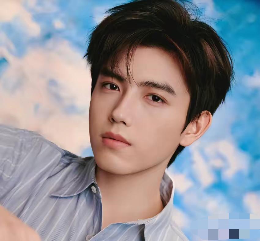 陈凯歌儿子，凌晨高调发文！
​3月1日凌晨01:09，星二代陈飞宇，突然在社交平