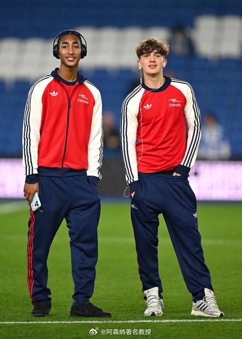 青年才俊辈出 马利·萨尔蒙（16岁）和马克斯·道曼（16岁）与阿森纳一线队在阿梅