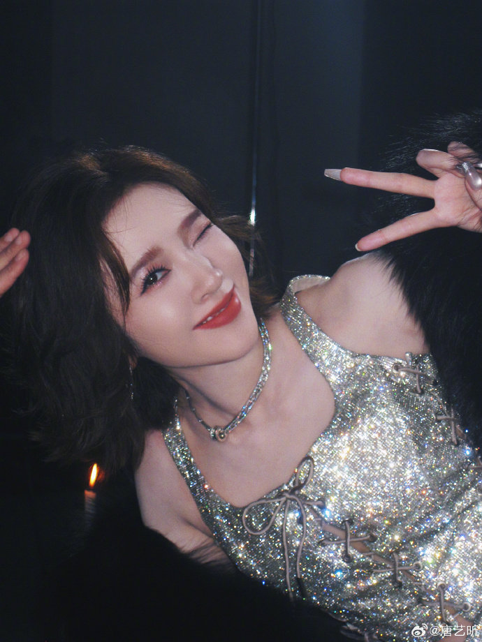 李小冉唐艺昕组队这阵容也太绝了，美女贴贴我真的爱看！李小冉唐艺昕一公一组