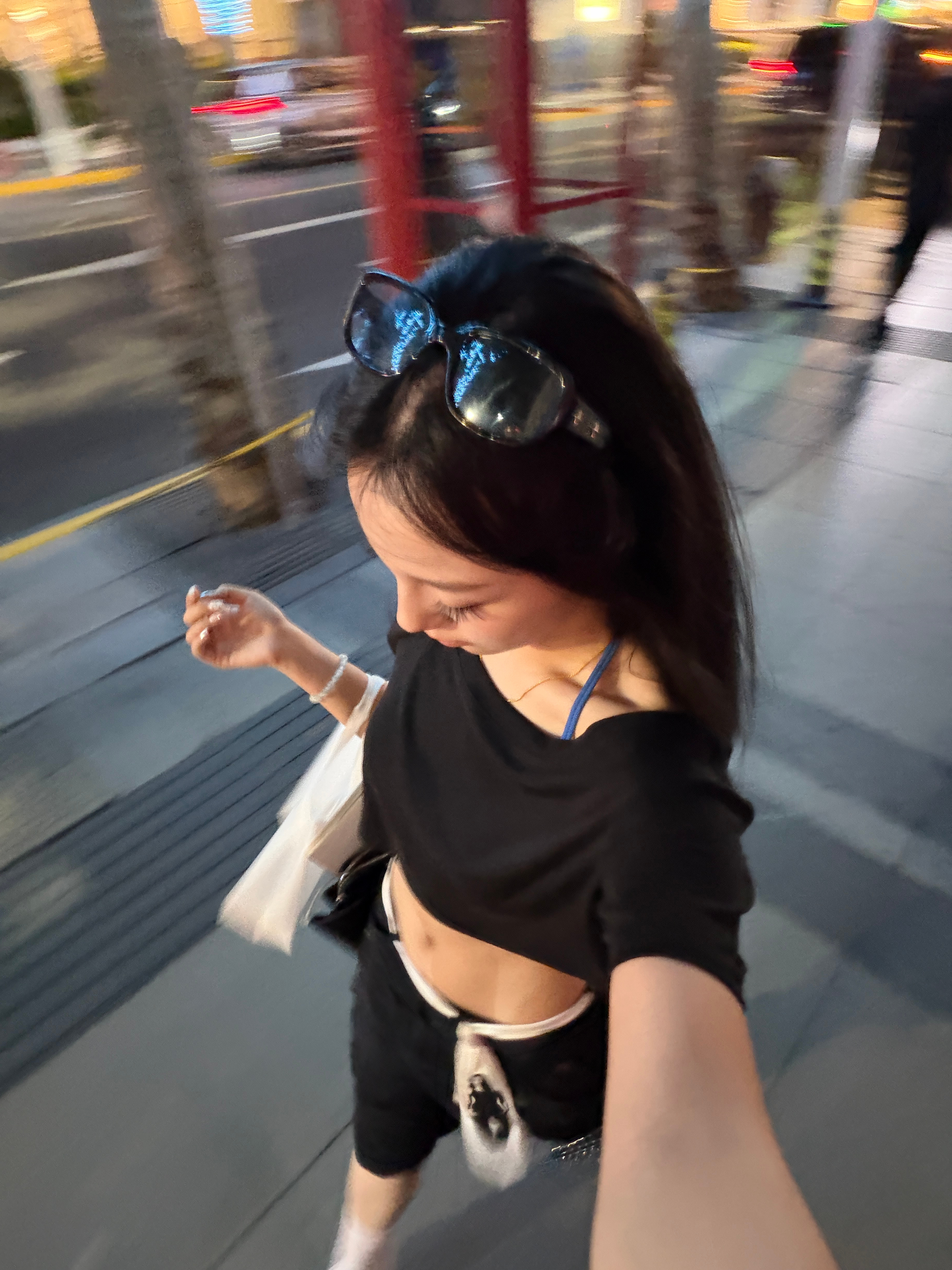 感觉我有热怒症 今天最想去的店没逛到 最想吃的也没吃到 热的我买完东西就跑 