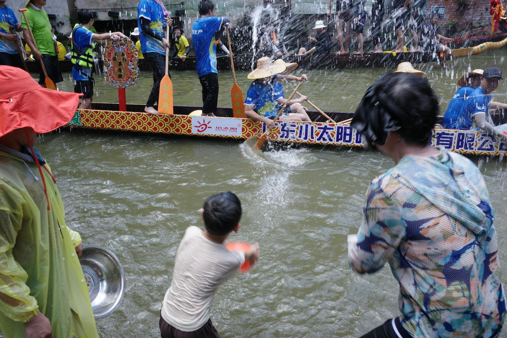 热热闹闹的顺德龙潭泼水活动继续分享团团转的每日分享 理光GR4 广州·优文电子科