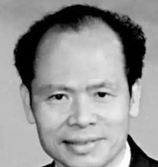 1999年，67岁的谢非，这位曾任广东书记的风云人物，突然被确诊为白血病，在病痛