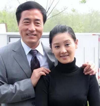 1987年，杨立新把徐帆接到北京，“养”了她3年，自己连一颗青菜都舍不得买，却给