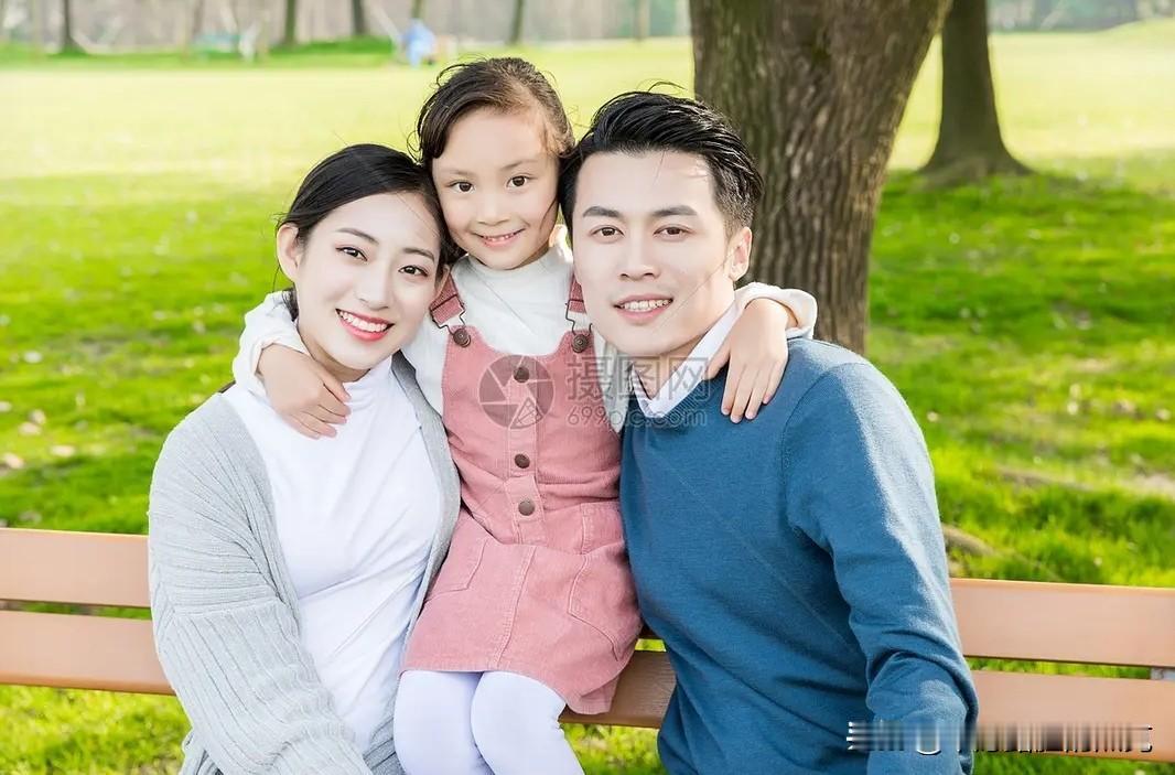 教育反思录（559）
刘震云说
高兴的事儿
不要说给别人
因为
别人会不高兴
深