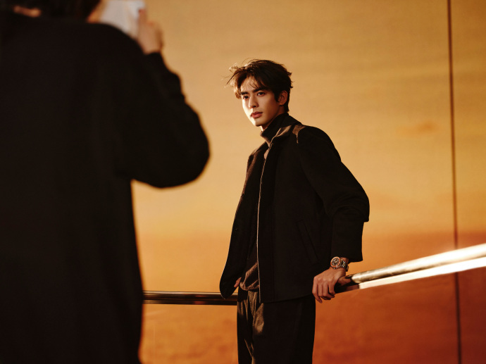 一组被时间珍藏的胶卷启封，就像打开了尘封多年的时光宝盒。 