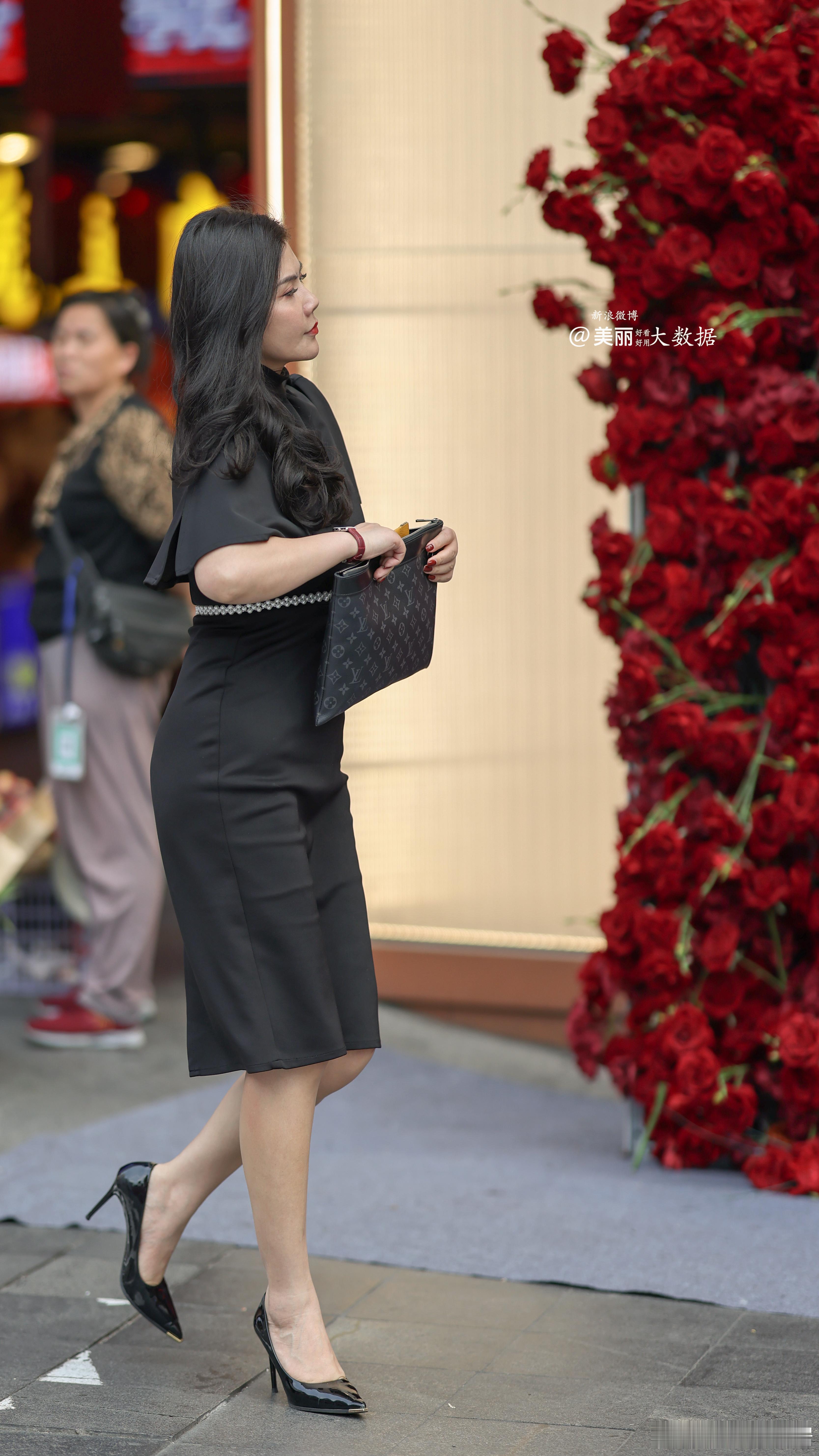 中午吃撒[笑而不语] ​​​