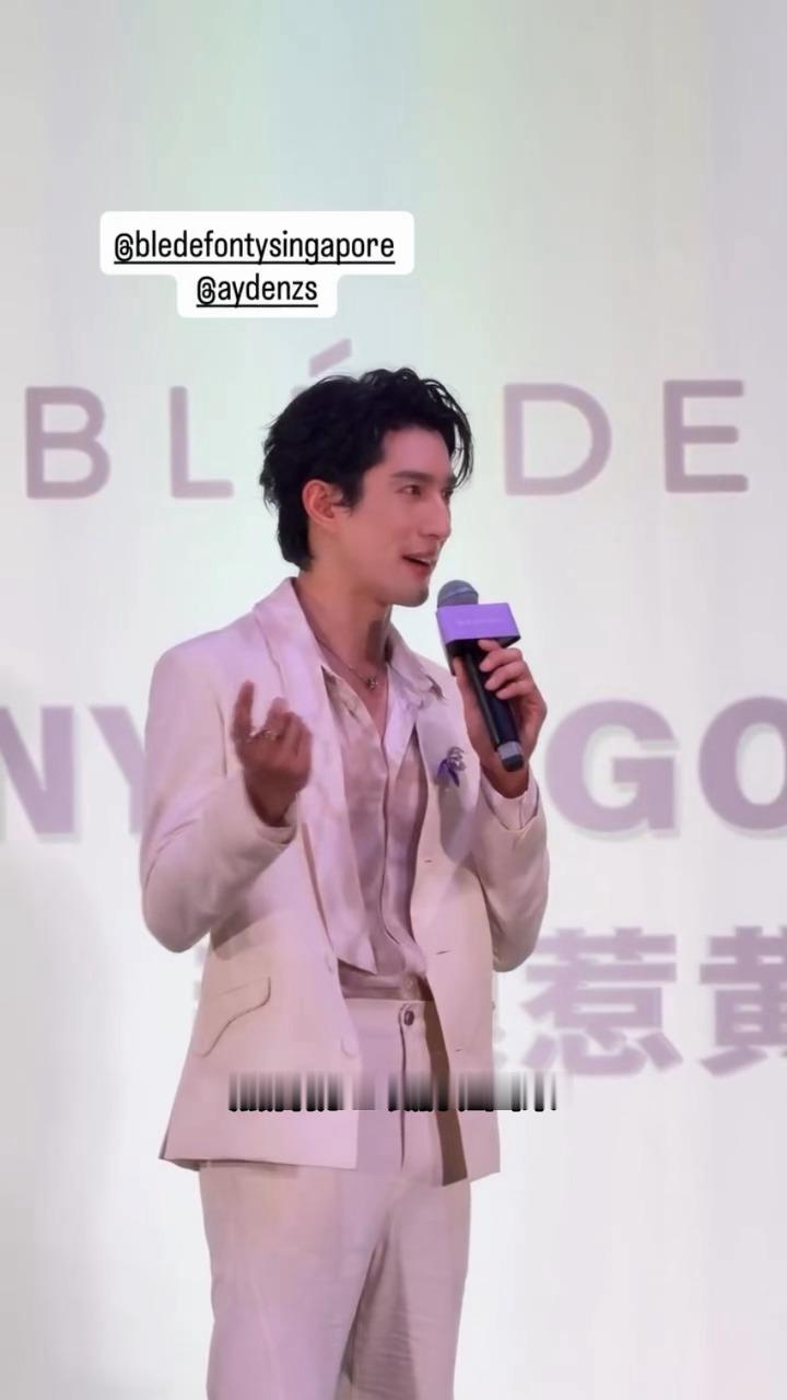 嗯嗯为了见嫂子新加坡人会飞“红眼航班回来，红眼航班回去” ​​​