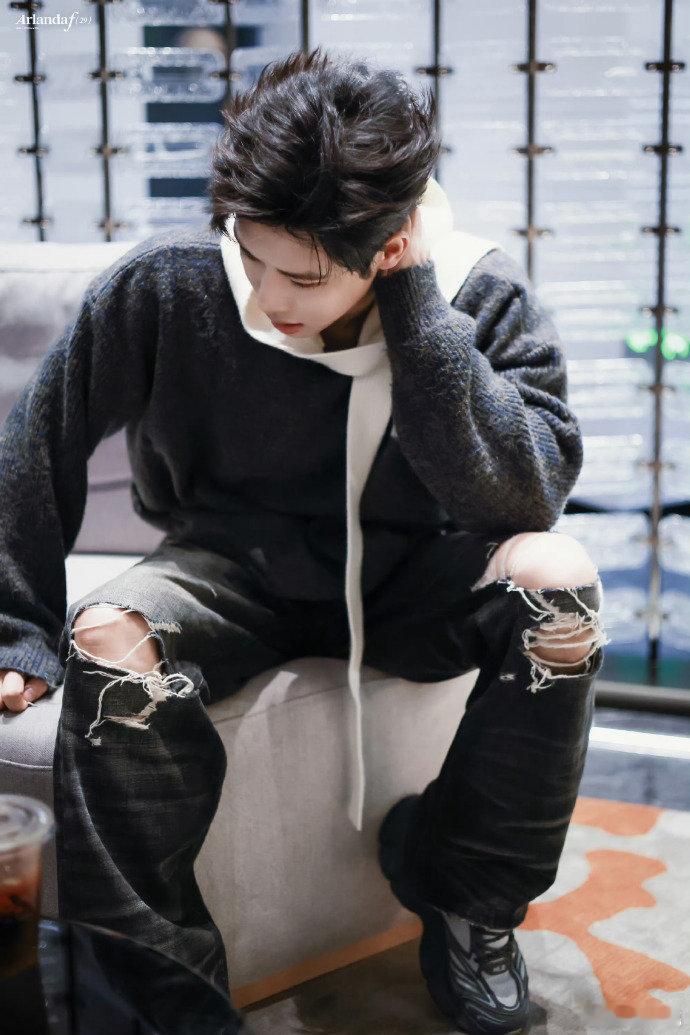 民国一哥短剧白月光回归 代高政真的天生适合民国风🌟气质与年代感完美契合，一出场