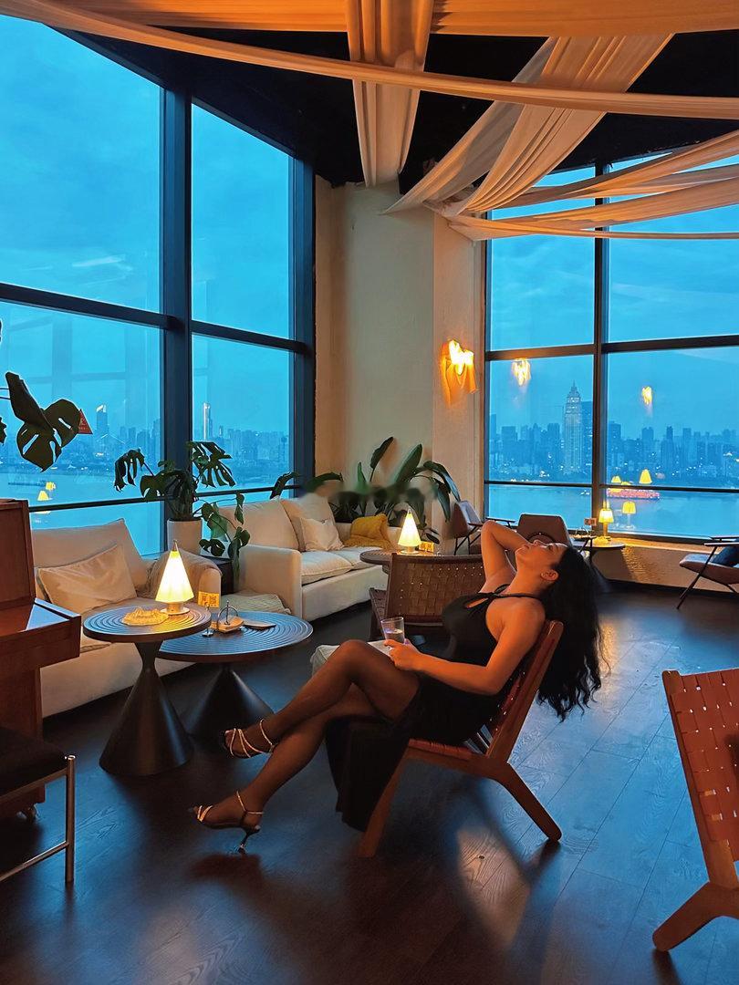 Vya lounge 在这看国庆烟花秀 岂不是绝了 