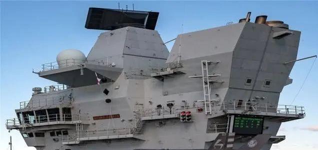 真被张召忠曾说中了？掏空国库建造的2艘航母，如今彻底沦为废铁 英国皇家海军这两艘