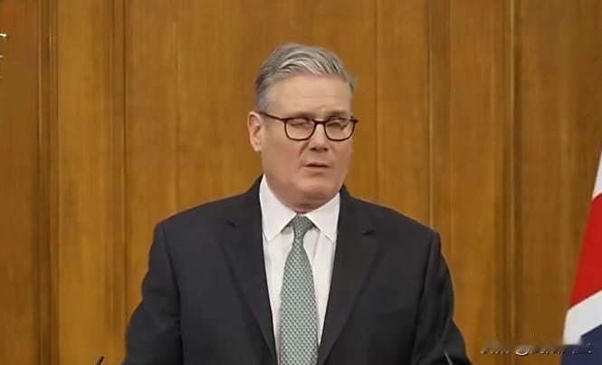 记者:“我们所谓的最亲密盟友竟威胁我们，如果我们试图阻止其非法吞并格陵兰，这是几