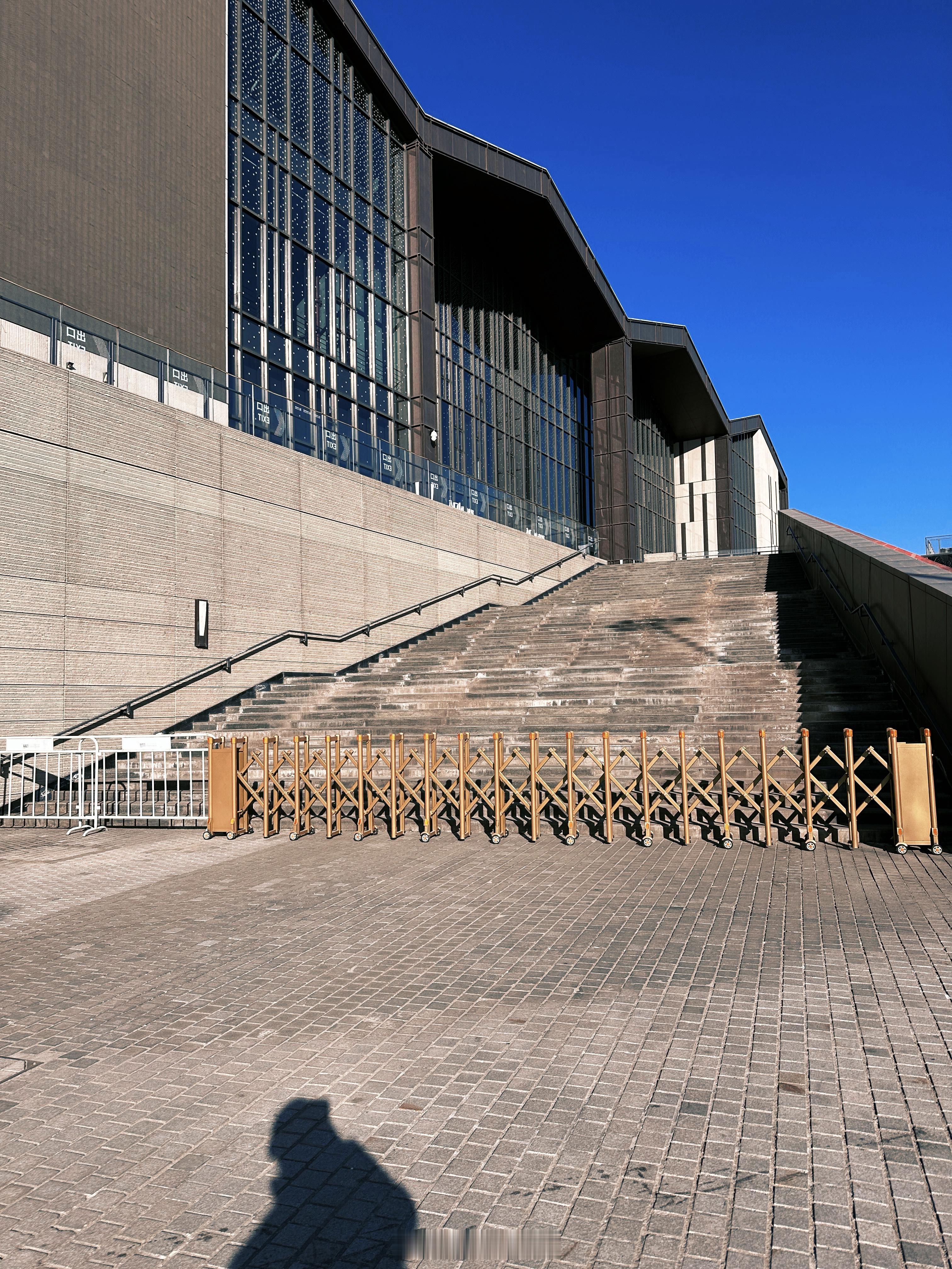 北京男篮vs青岛男篮 天气真不错，还挺暖和！常规赛首钢园的倒数第二场！ 北京·首