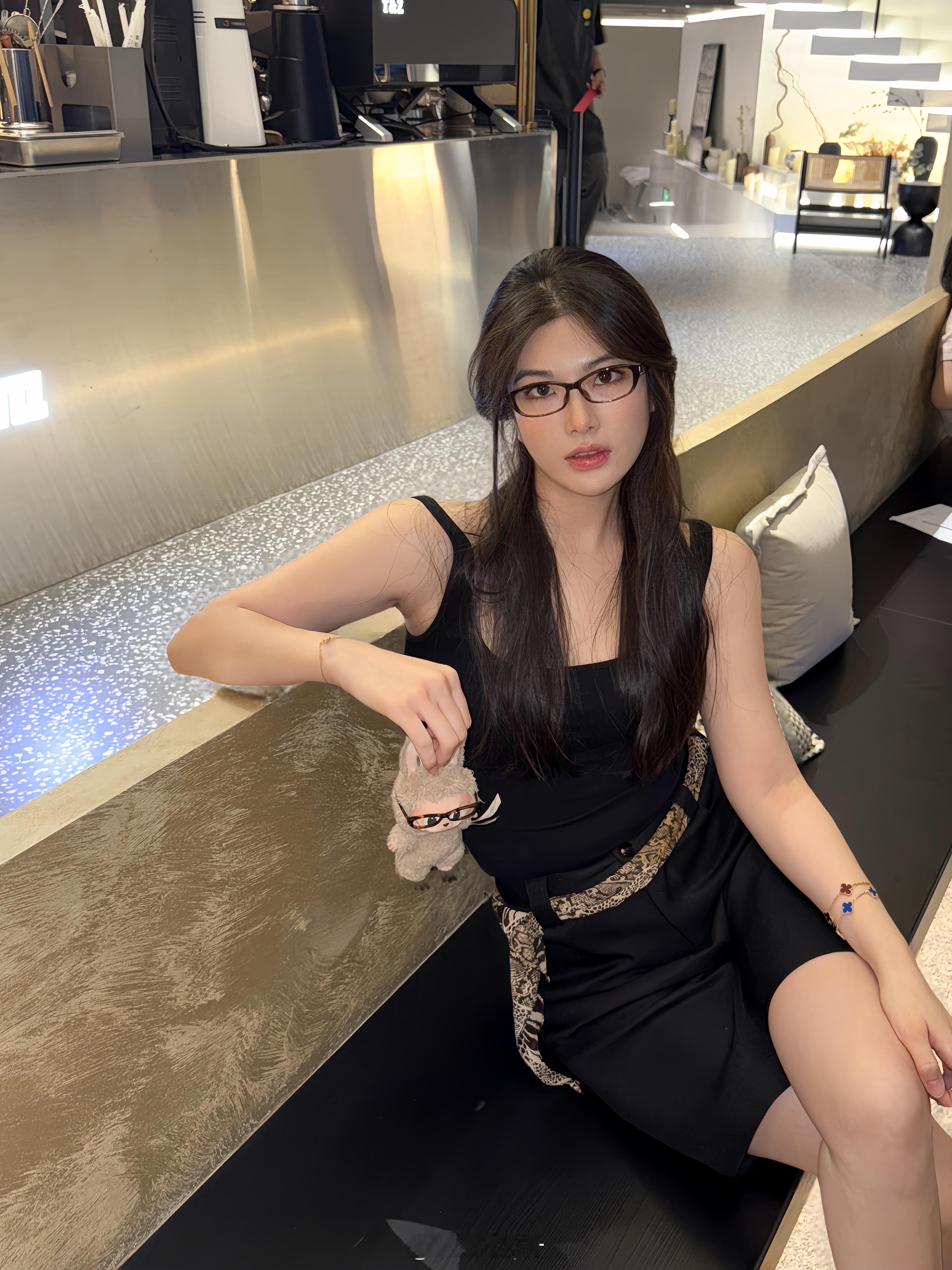 超耐心给我拍八百张照片 😂 ​​​