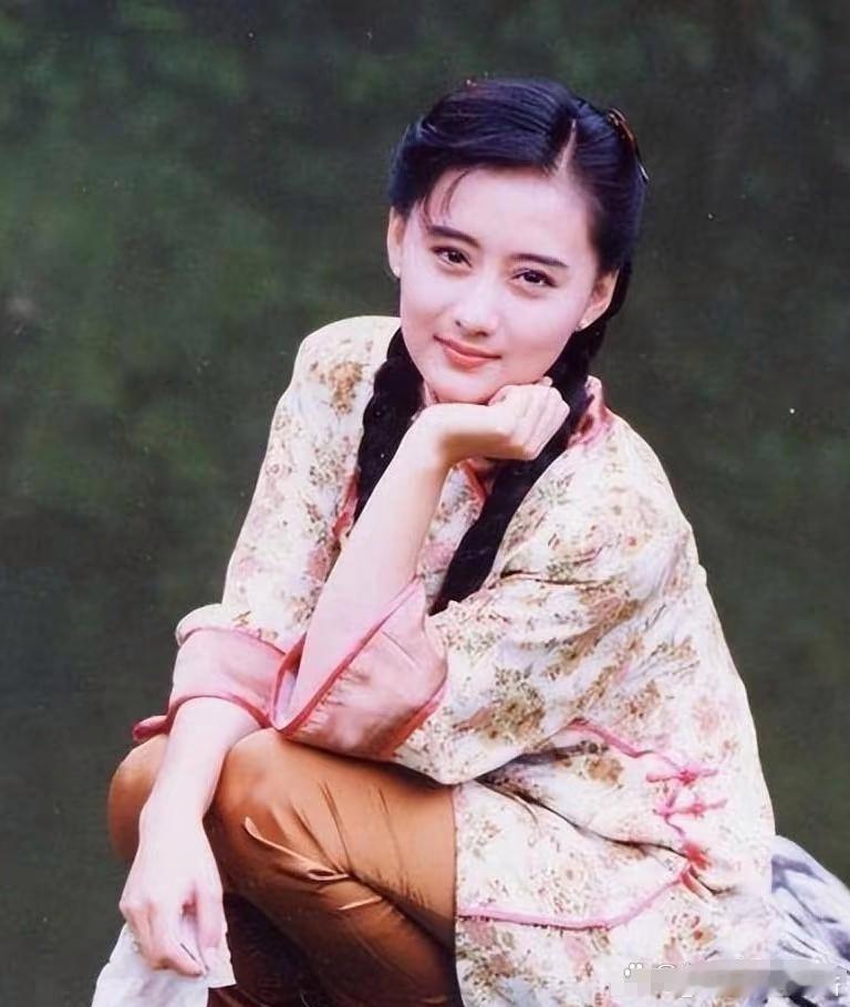 我觉得陈德容就应该找一个像费云帆一样的老公，这辈子被好好的保护着，远离人间的一切