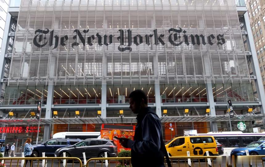 【特朗普将对《纽约时报》提起150亿美元的诽谤诉讼】（CNN）特朗普周一宣布，他