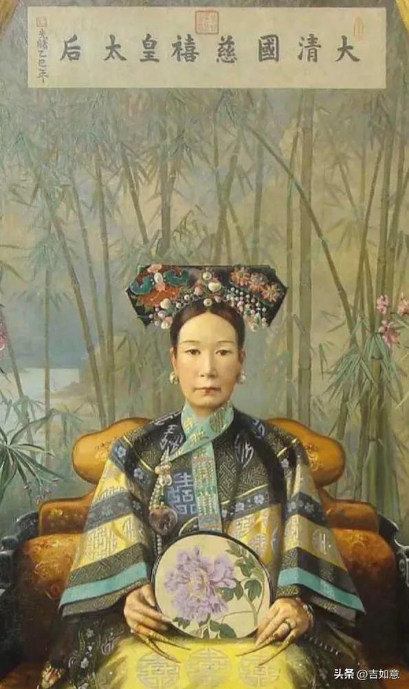 慈禧太后，晚清实际最高统治者。这张百年前的真实老照片，定格了那个风云变幻的时代。