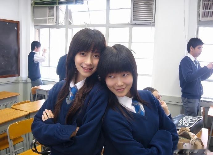 Angelababy13岁校园照baby从小美到大青涩校园旧照曝光，幼时眉眼精致