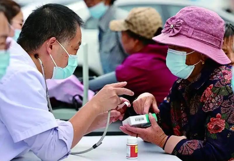 什么叫战略远见？90 年代末，外资打着 “免费体检” 的幌子，采走了上万份我国老