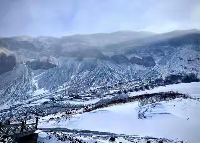 看看你们的相册里的风景六月长白山的雪！