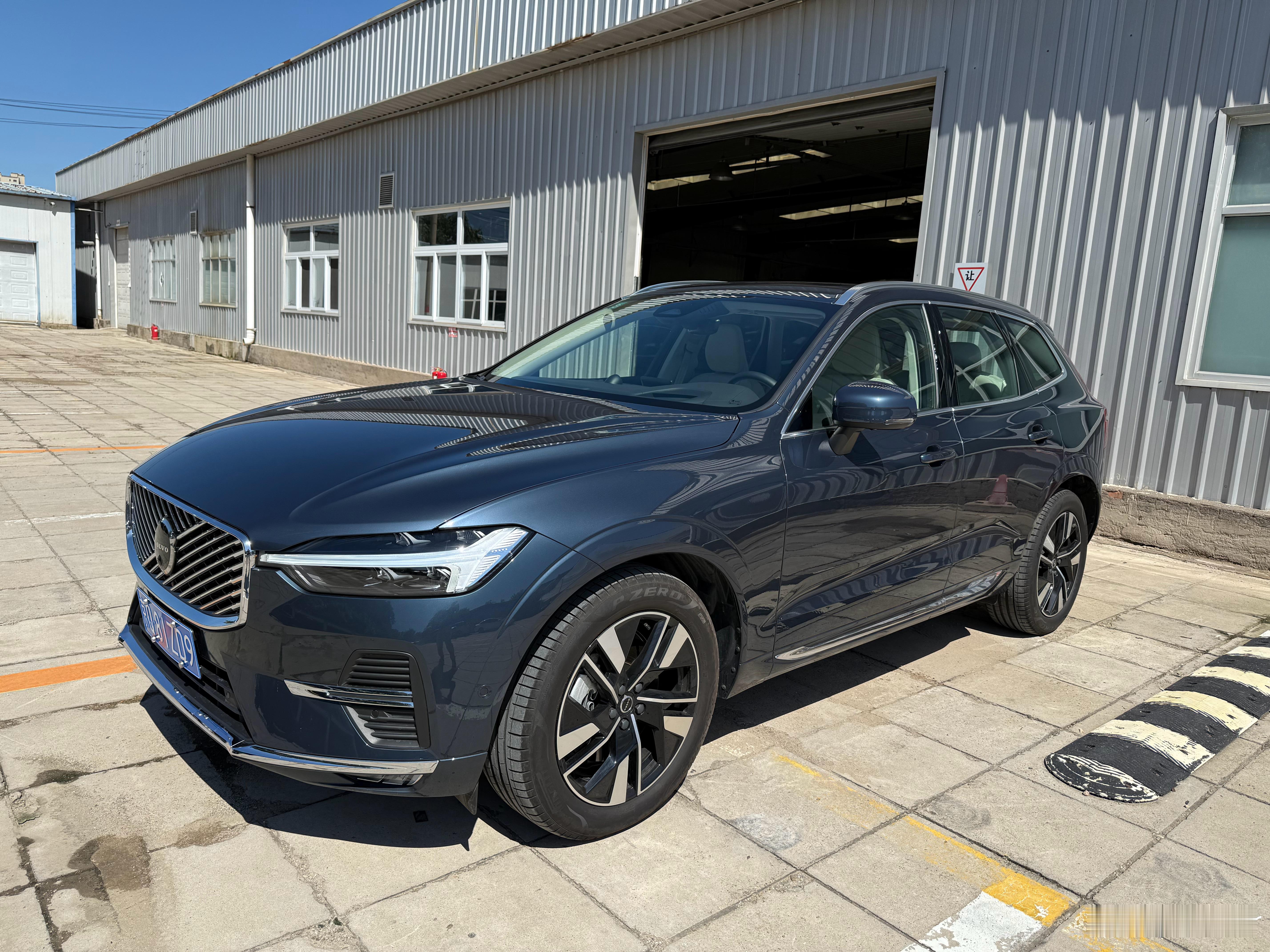 新款沃尔沃XC60体验完了，B5顶配，带宝华韦健、空悬、4C底盘。大家等视频，周