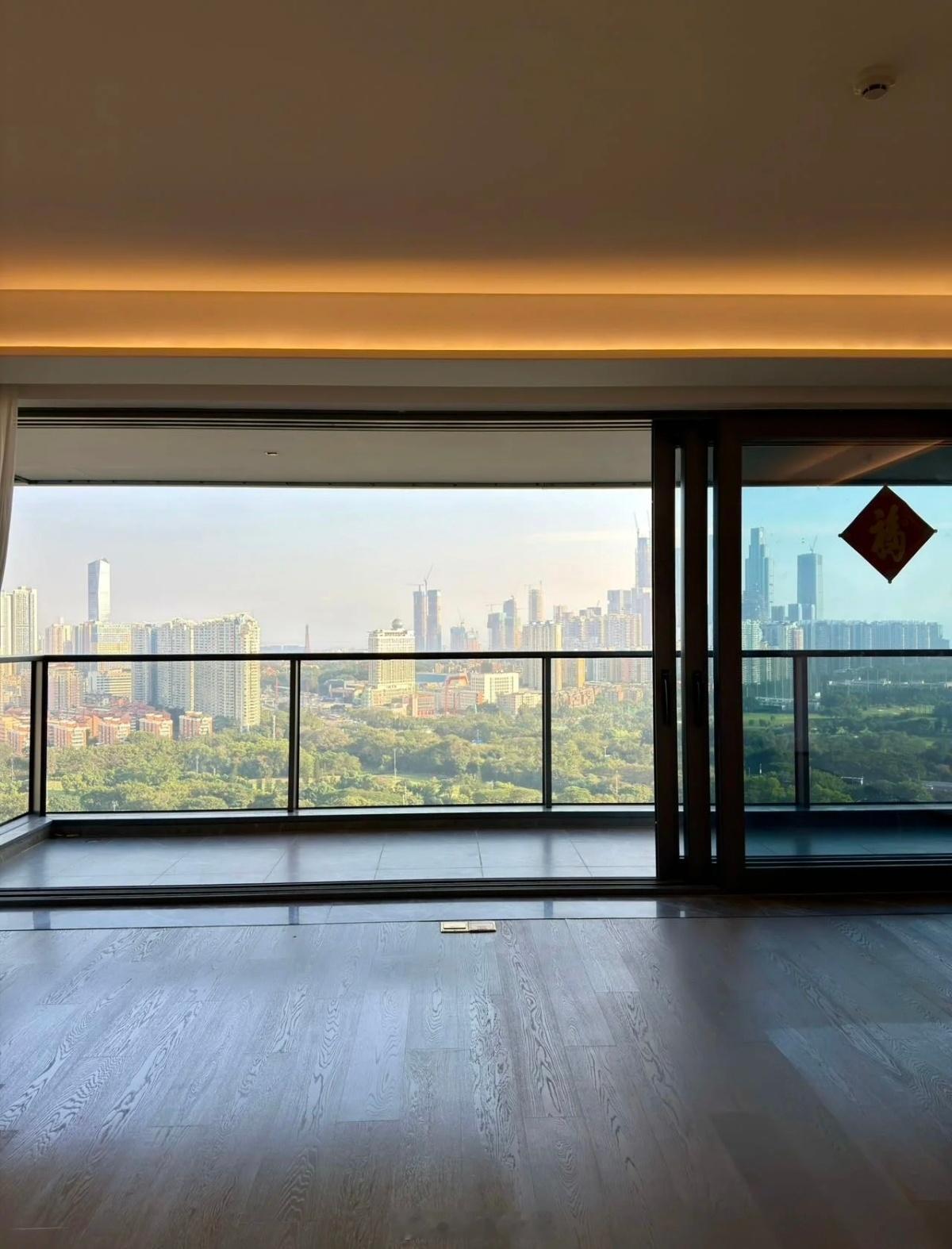 南山润玺一期2栋174平20多楼昨天2600万成交，单价14.9万，业主原购价2