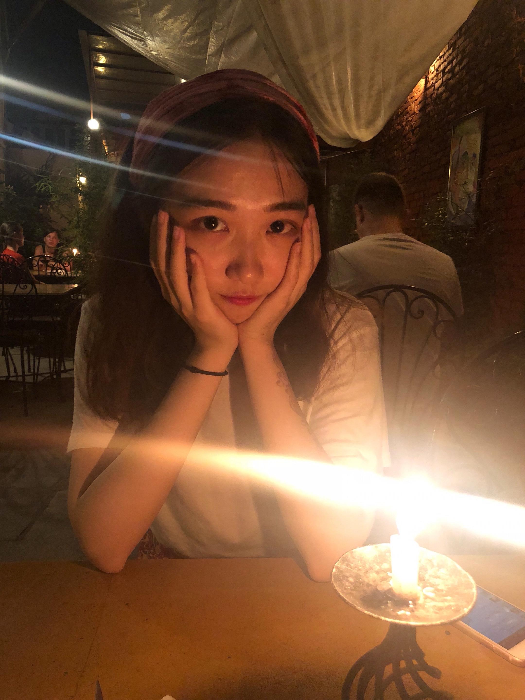 照片依次为：刚毕业 - 旅行1年 - 旅行5年