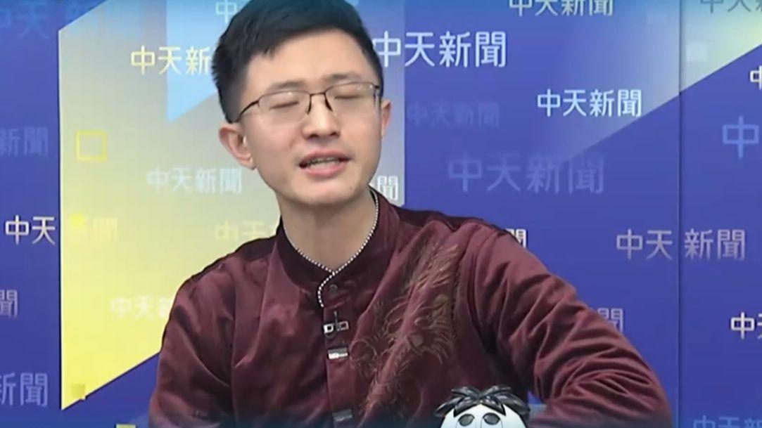 很认同台湾省的侯汉廷说的一句话，他说：当中国还很穷很破烂的时候，有人不愿意当中国