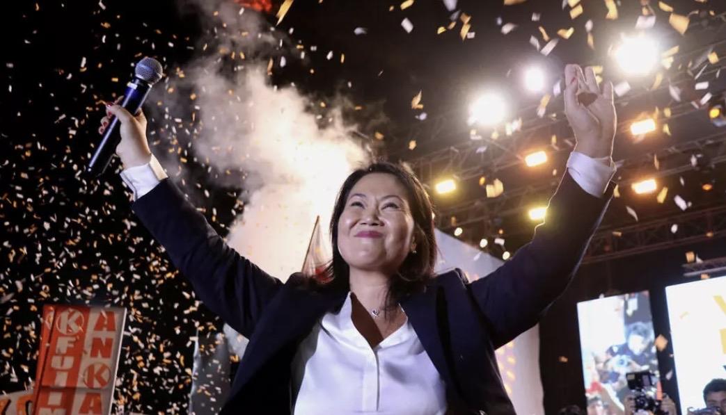 秘鲁当选总统藤森承诺在以微弱优势赢得选举后带来“秩序与希望”  
秘鲁保守派当选