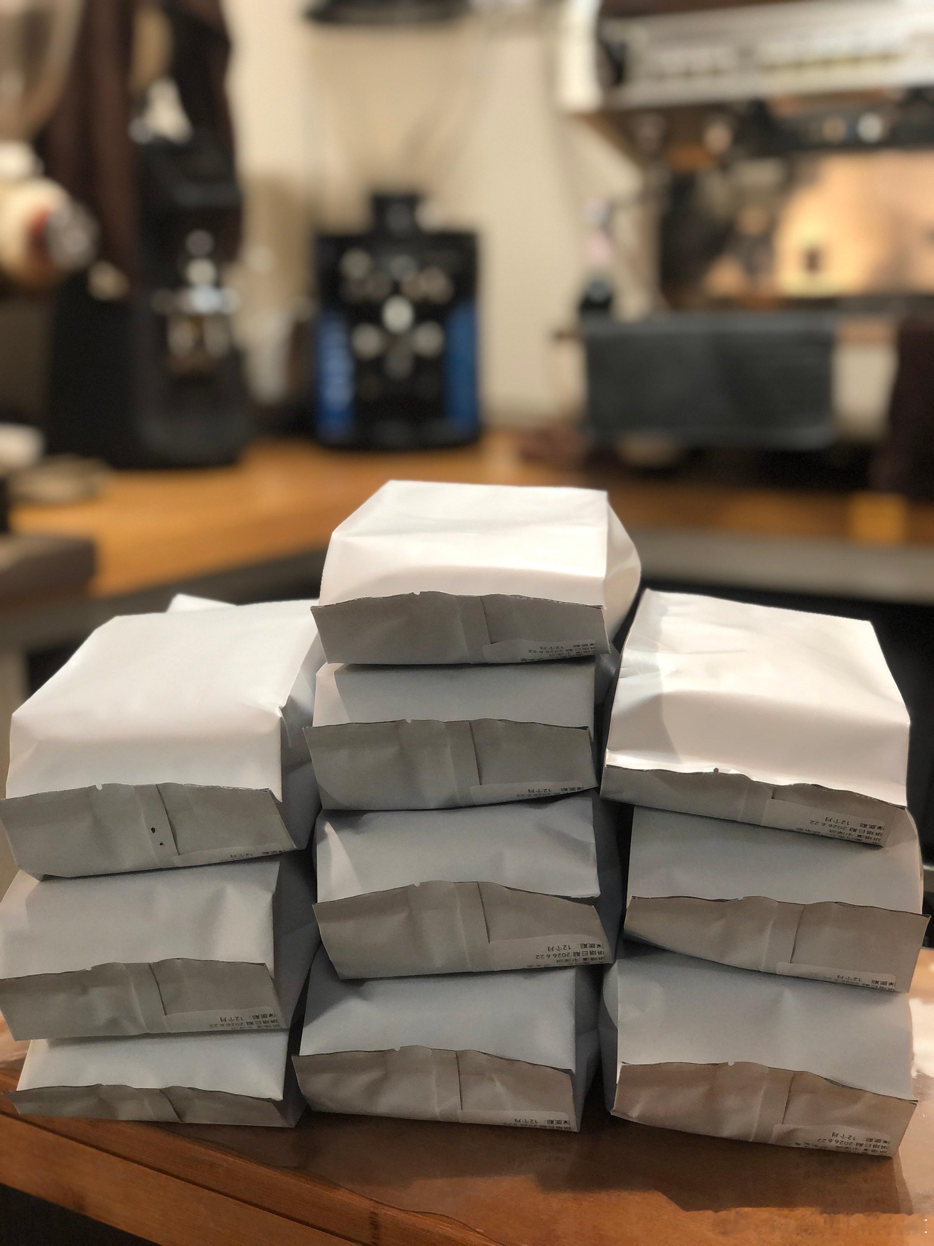 💪今日份意式豆发货📦🫘，🙏感谢客户的支持🤝，下班啦！🥱☕️☁️🎮?