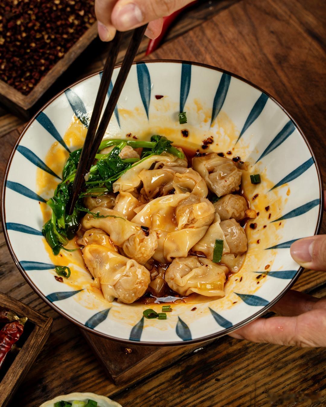 手工包的马边小抄手，欠的订单终于快发完了！！乐山面食中的一颗明珠，皮薄馅足，口感