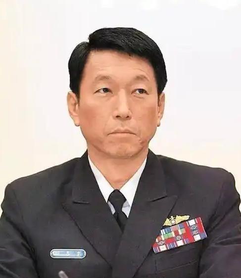 台湾前参谋总长李喜明一席话，让岛内炸锅！他直言解放军不是不敢打，而是时机未到。李