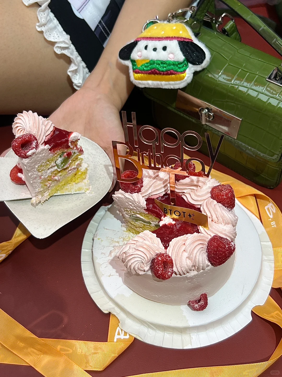 啊啊啊啊啊发朋友圈被问爆了的小蛋糕…..