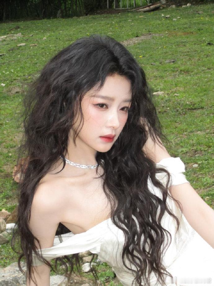 孙怡邀请粉丝一起走红毯 双向互宠的名场面持续上演！孙怡在评论区欢乐互动，被喊老妈
