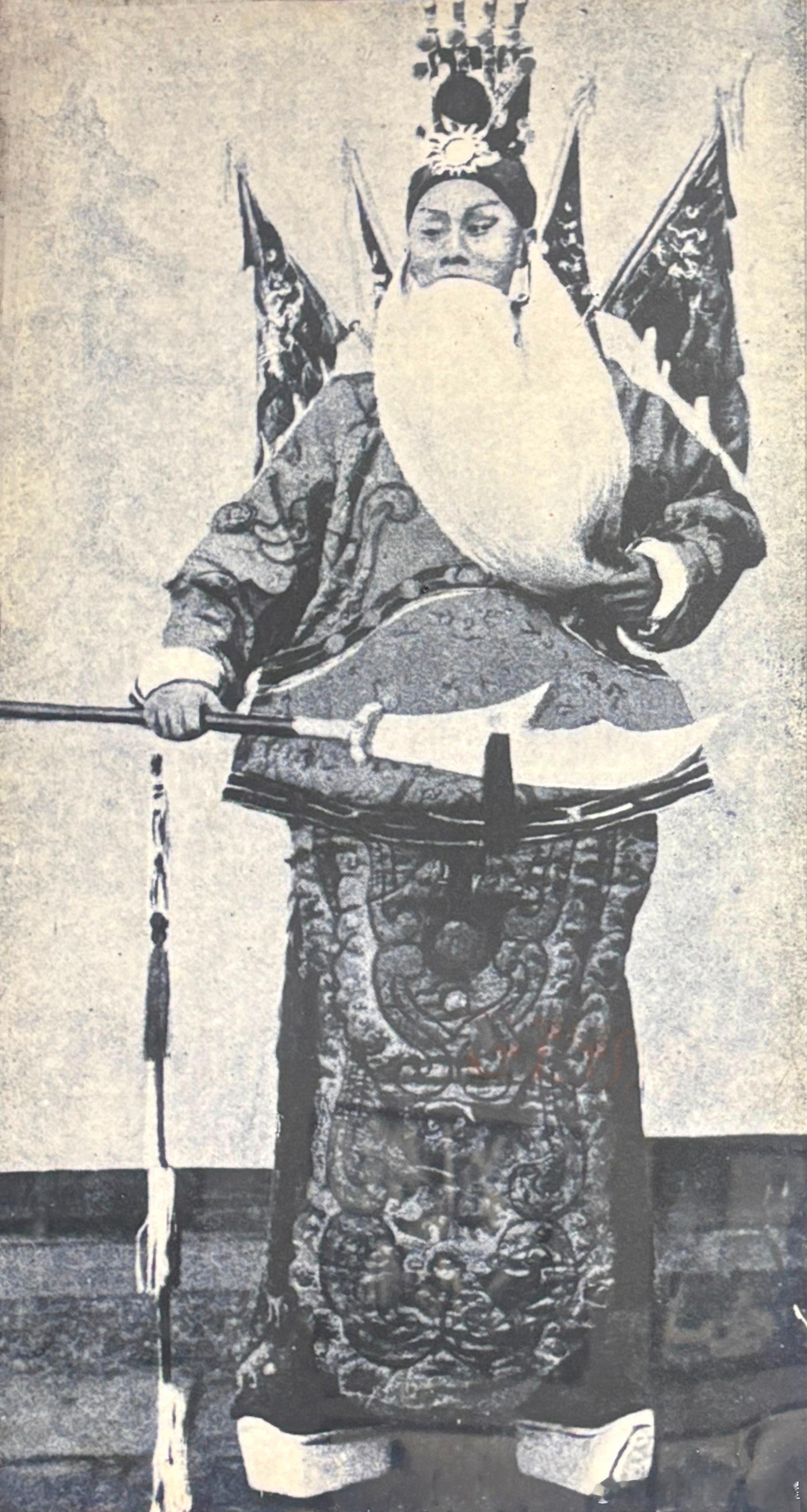 1905年电影《定军山》谭鑫培饰演的老将黄忠《定军山》是中国的第一部电影，片长3