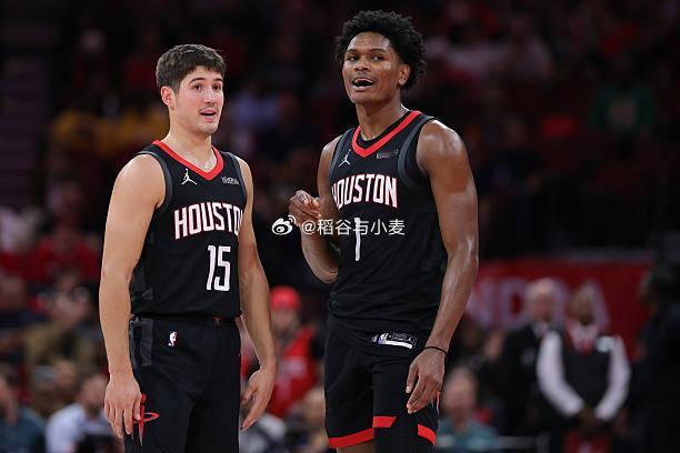 还有一些火箭球迷觉得火箭阵容中有很多后场球员，一号位位置足够用了。实际情况是，除