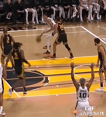 库里：以后防守文班亚马的事交给我。[捂脸]
@NBA #NBA#