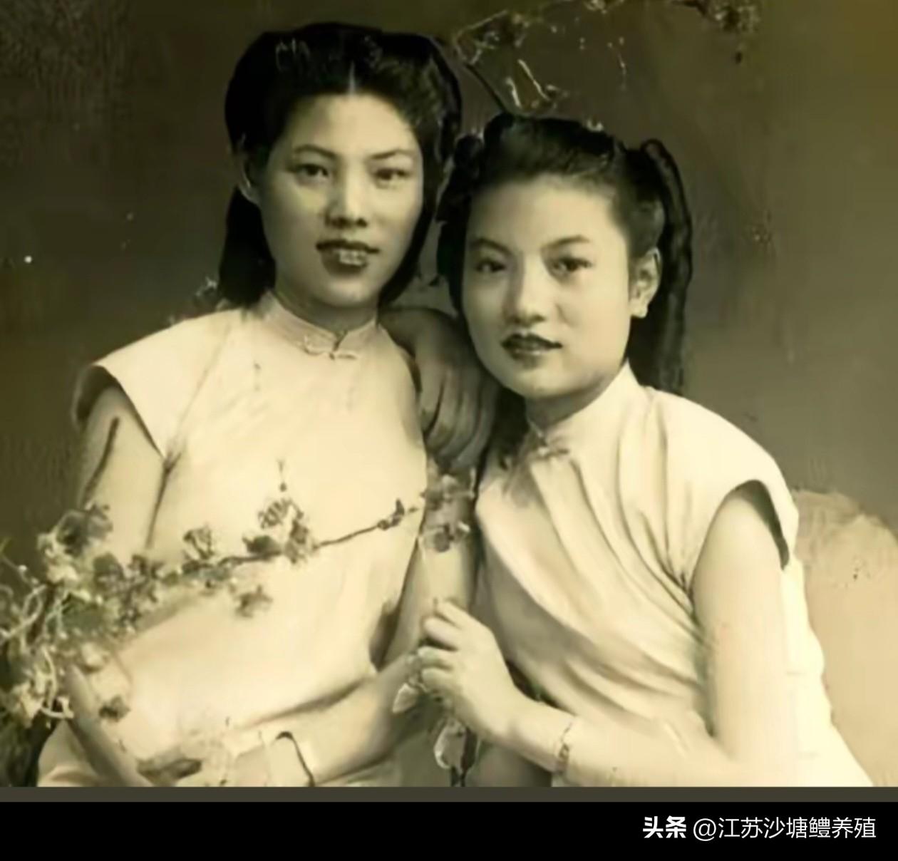 巾帼英雄浩气长存，
杀日寇，
诛汉奸！
被叛徒出卖，
壮烈牺牲！
向两姊妹献上鲜