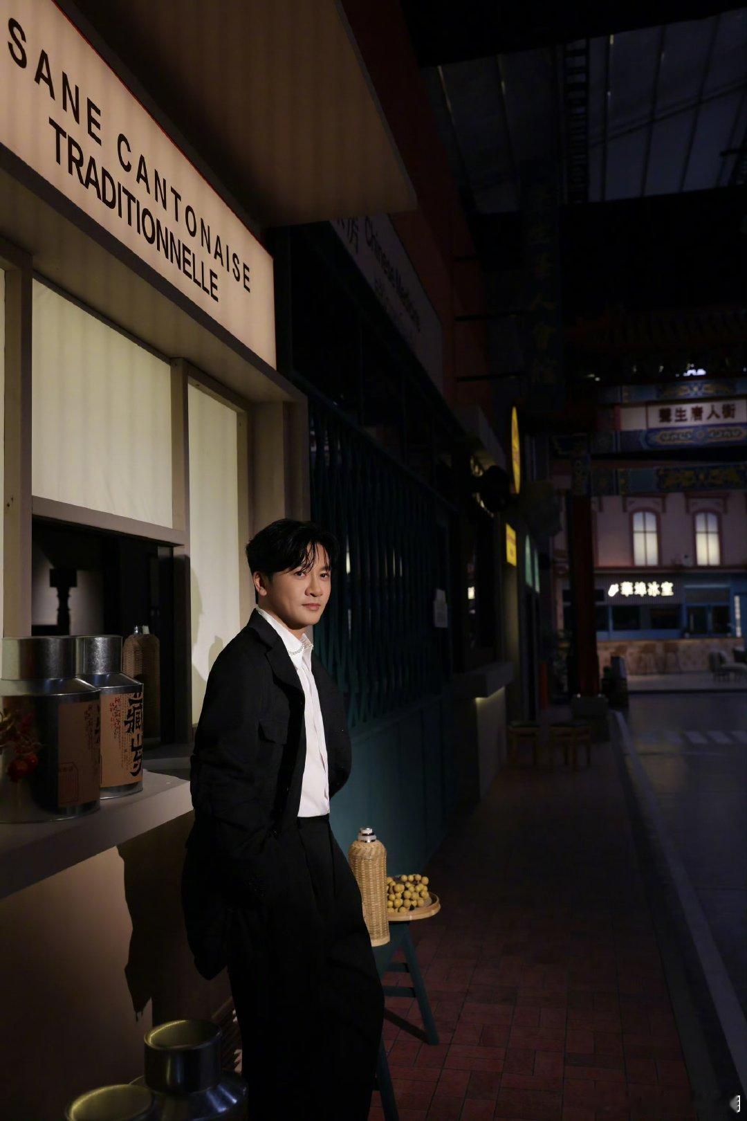 黄龄求助苏有朋的样子好可爱，苏导救场毫不含糊，这队友太给力了～